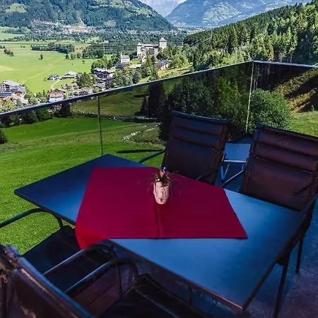 Panorama Guggenbichl: Alpine Views & Access Apartment Kaprun