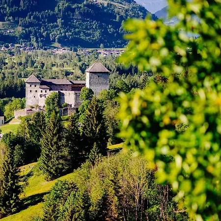 Panorama Guggenbichl: Alpine Views & Access Apartment Kaprun