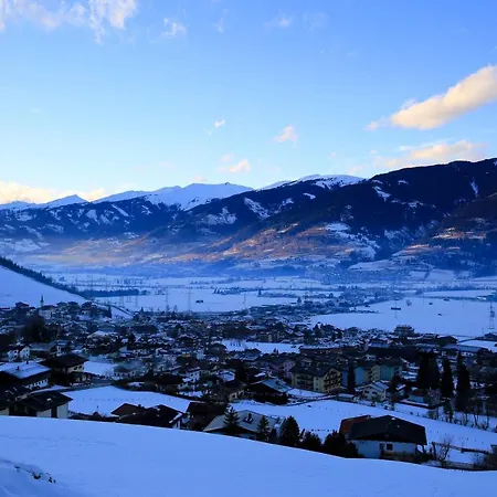 Panorama Guggenbichl: Alpine Views & Access Apartment