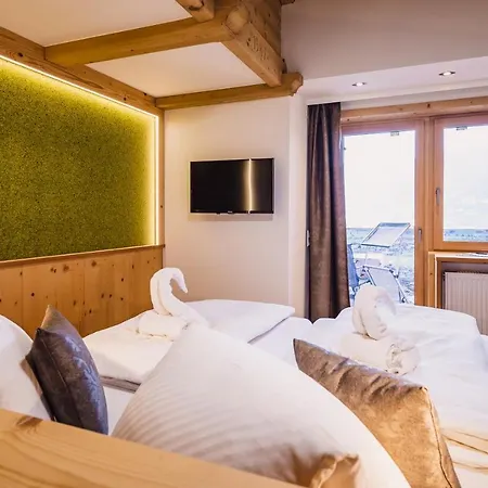 Panorama Guggenbichl: Alpine Views & Access Apartment *